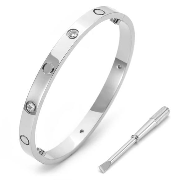 DESIGNER-INSPIRED LOVE BRACELET - Picture 5 of 9